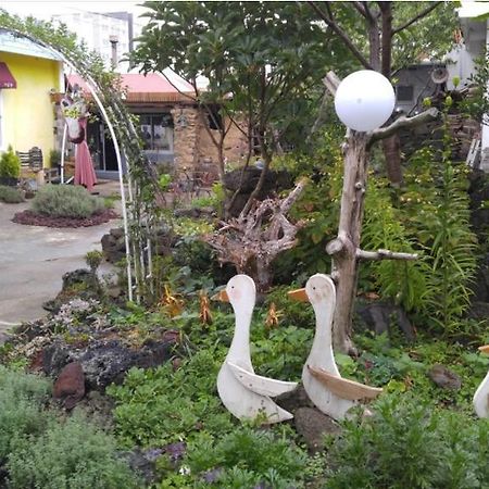 Jaun Guesthouse Seogwipo Bagian luar foto