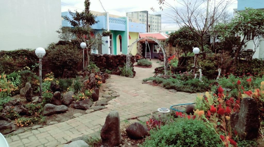 Jaun Guesthouse Seogwipo Bagian luar foto